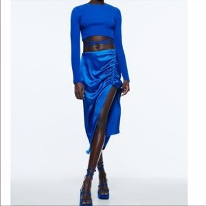 New ZARA Royal Blue Satin Effect Skirt
With Side Slit